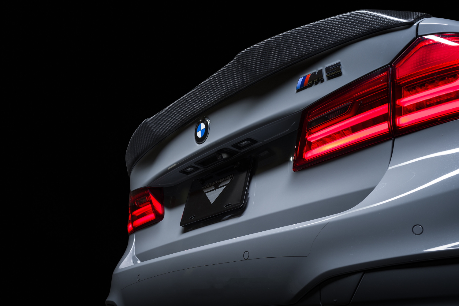 Задній спойлер - 5260BMV