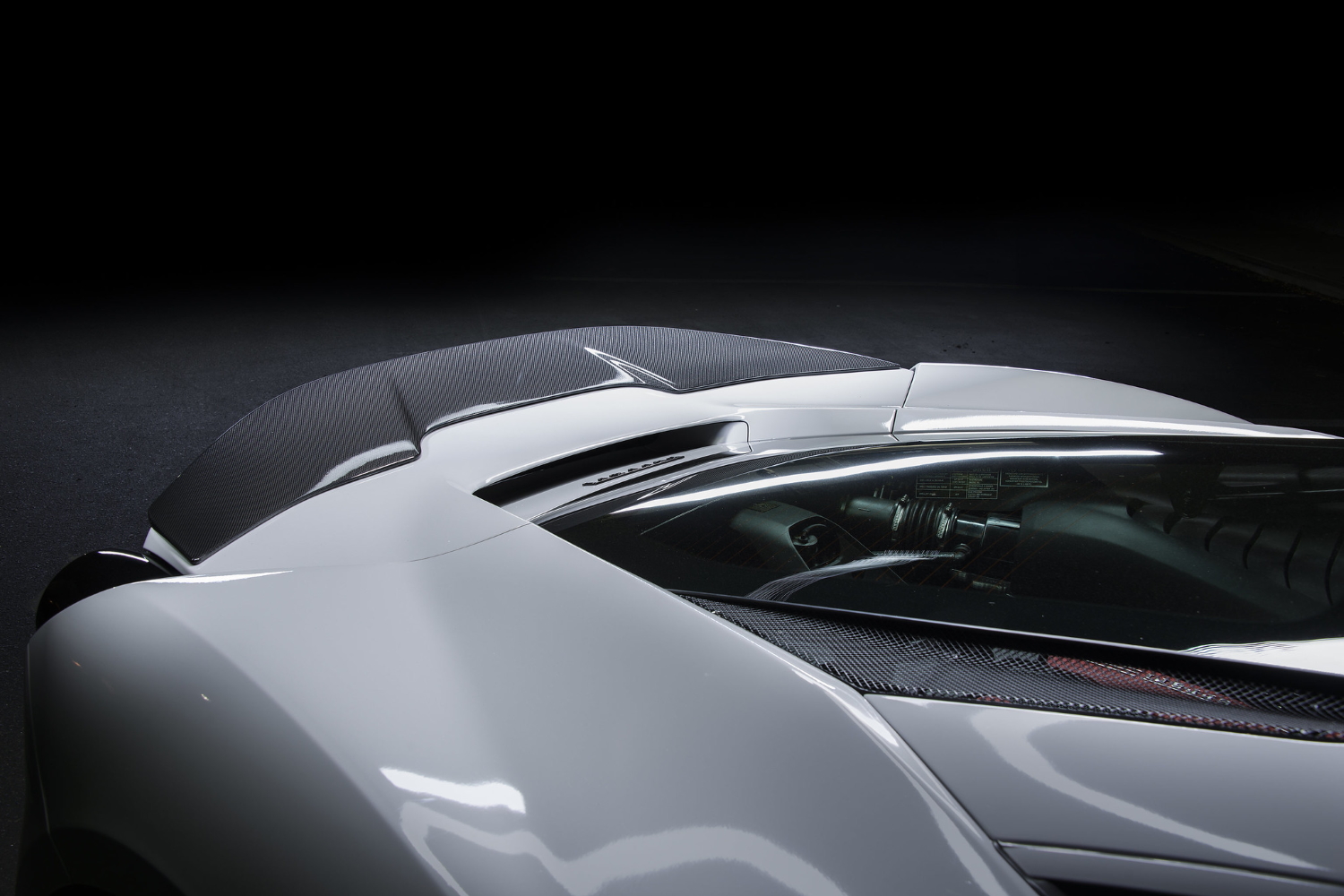 Задній спойлер - FRV2060