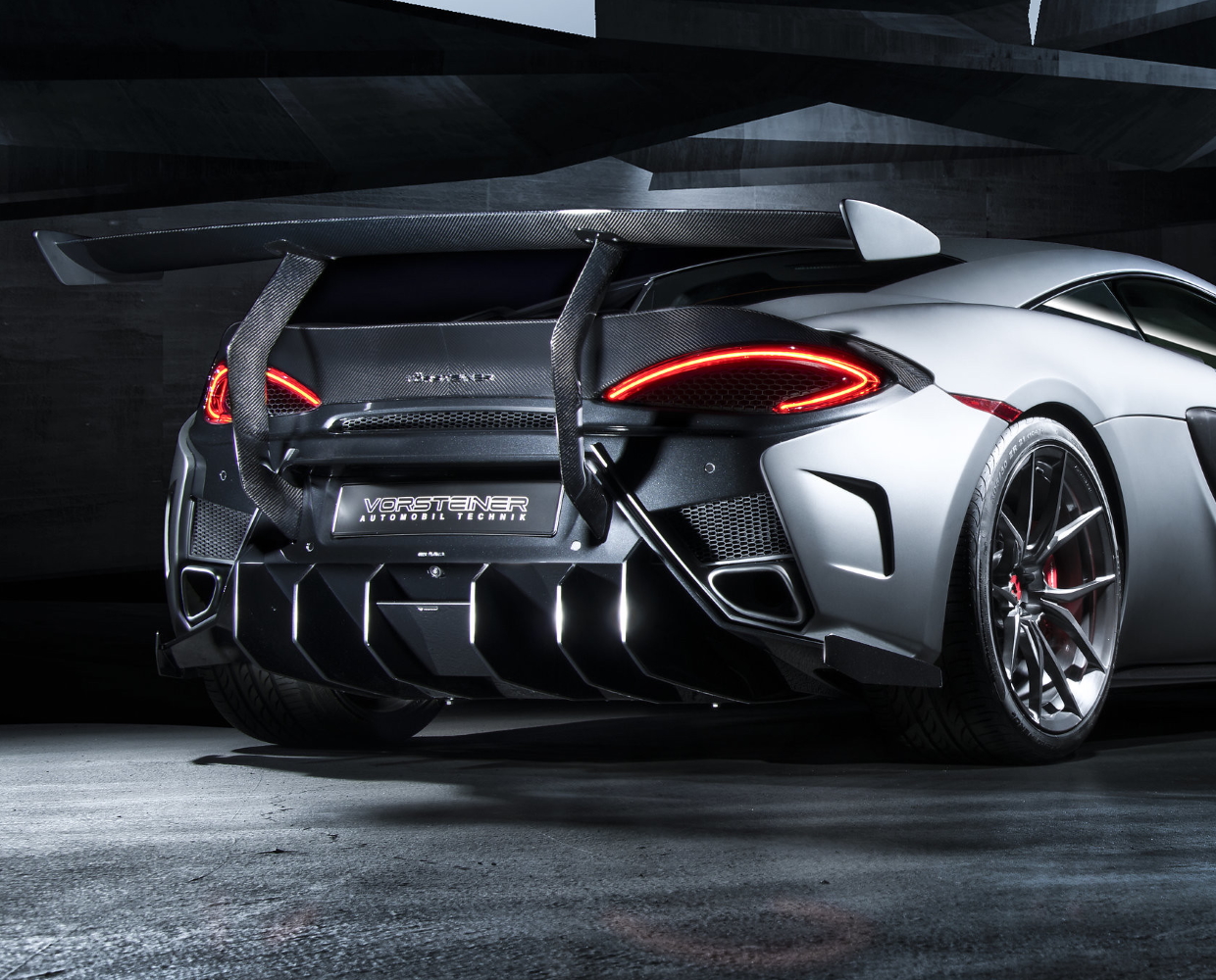 Задній бампер з дифузором - MVR1140